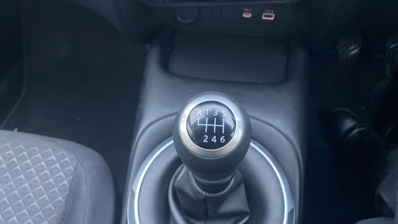 Nissan Juke 1.0 DiG-T Acenta Premium 5dr Petrol Hatchback